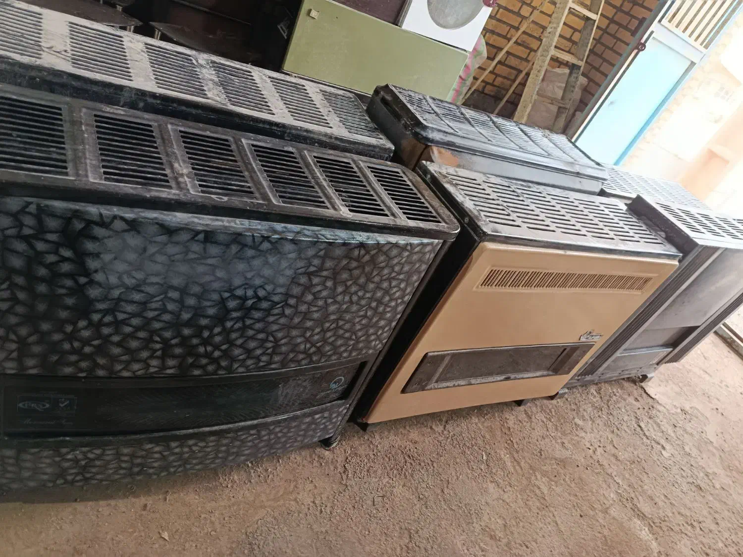 تعدادی بخاری|بخاری، هیتر، شومینه|دلیجان, |دیوار