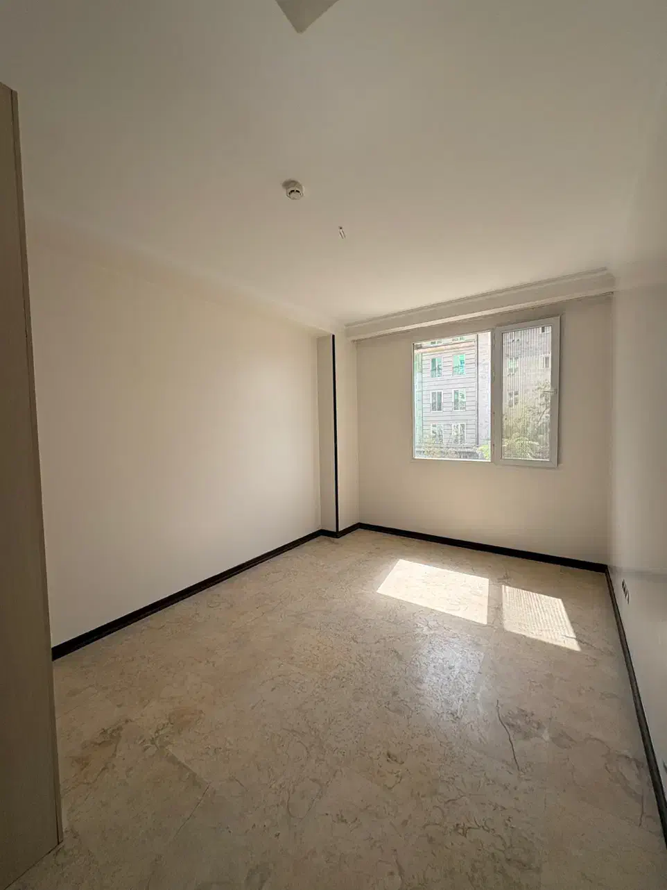 ۱۲۰ متری / ۲ خواب / هروی / لابی شیک