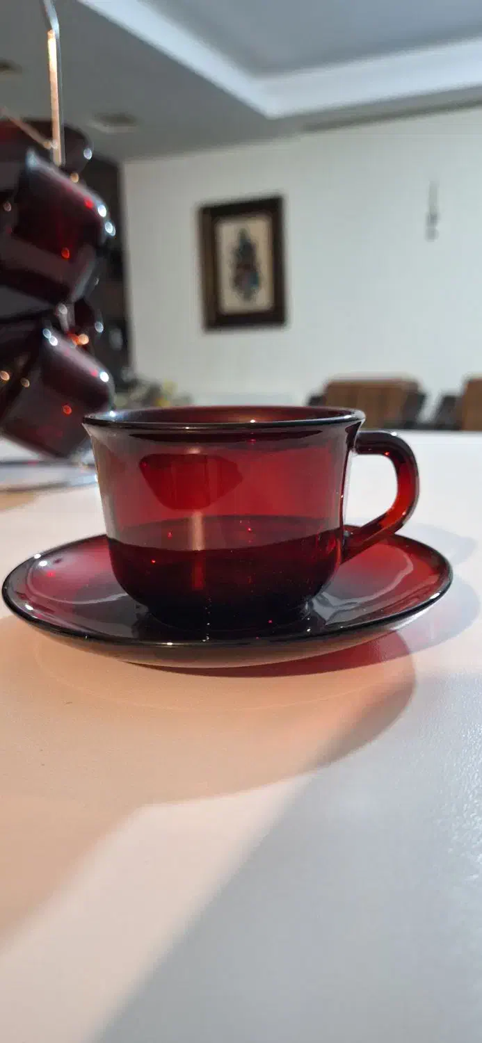 یک دست فنجان چای خوری یاقوتی فرانسه|ظروف سرو و پذیرایی|شیراز, ملاصدرا|دیوار