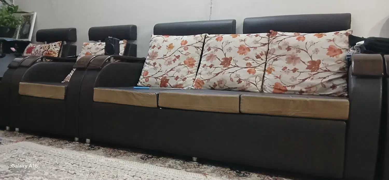 مبل به همراه میز ناهارخوری|مبلمان خانگی و میز عسلی|پاکدشت, پاکدشت (مامازند)|دیوار