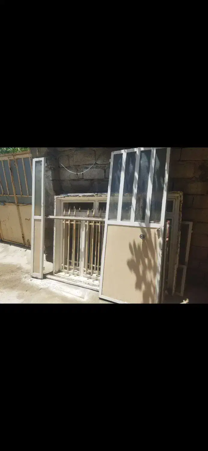 پنجره محکم و سنگین|مصالح و تجهیزات ساختمان|بانه, |دیوار