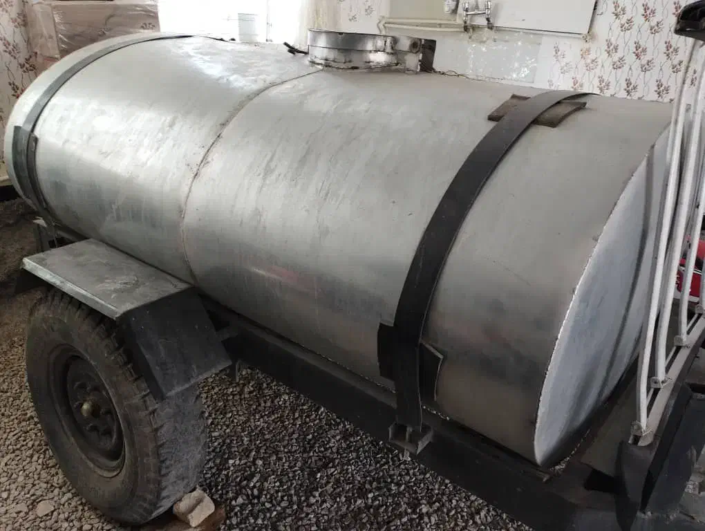 وسایل تراکتور تانکر 2000لیتری با خرمان کوب|ماشین‌آلات صنعتی|زرنه, |دیوار