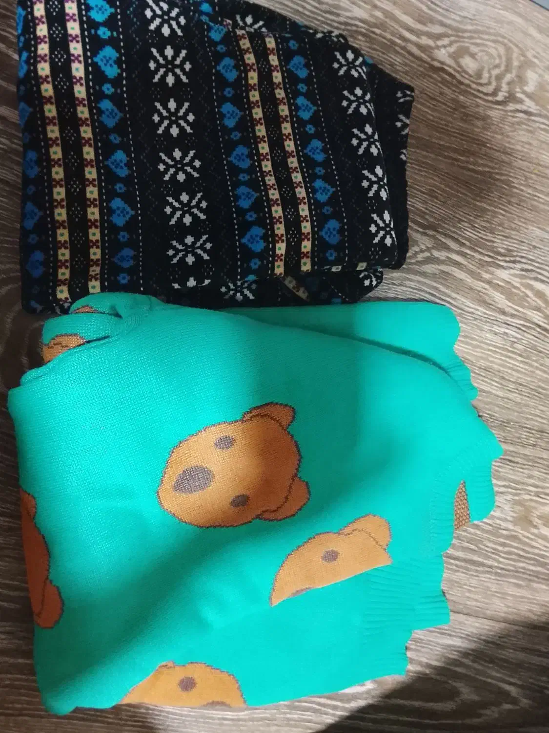 سویشرت|لباس|فردیس, دهکده|دیوار