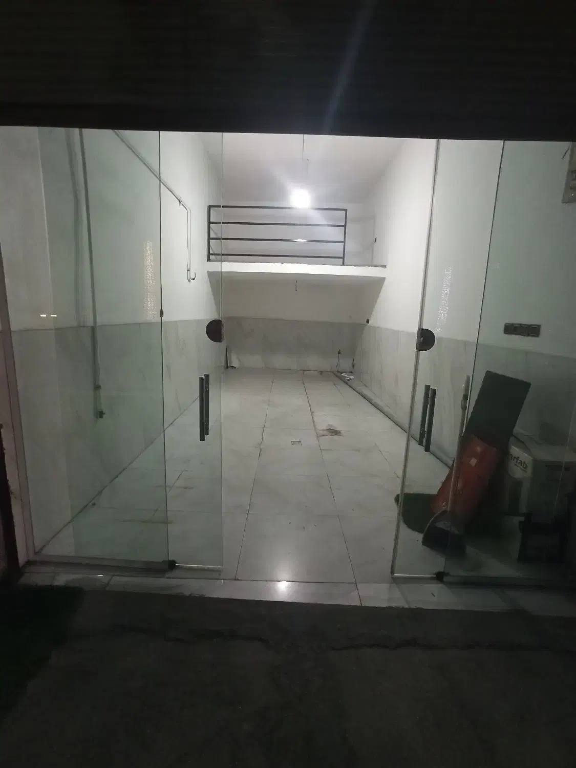 اجاره مغازه  بر خیابان اصلی روبروی ناسیونال سابق|اجارهٔ مغازه و غرفه|تنکابن, |دیوار