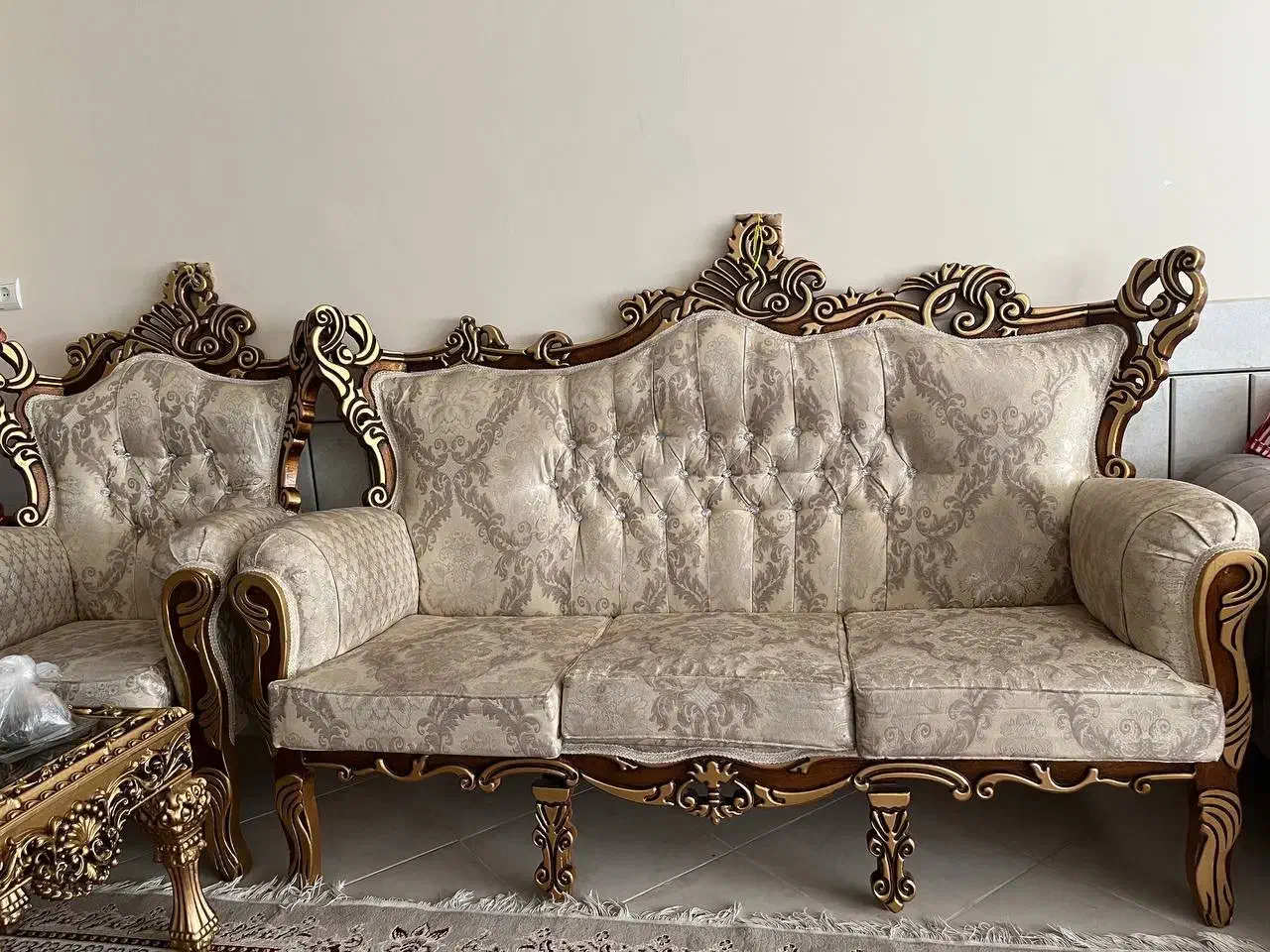 فروش مبل هفت نفره|مبلمان خانگی و میز عسلی|فولادشهر, B5|دیوار