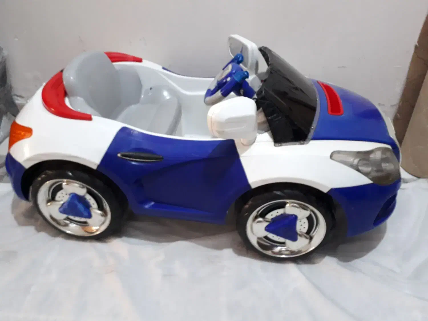 ماشین شارژی کارکرده|اسباببازی بچه|نسیمشهر, |دیوار