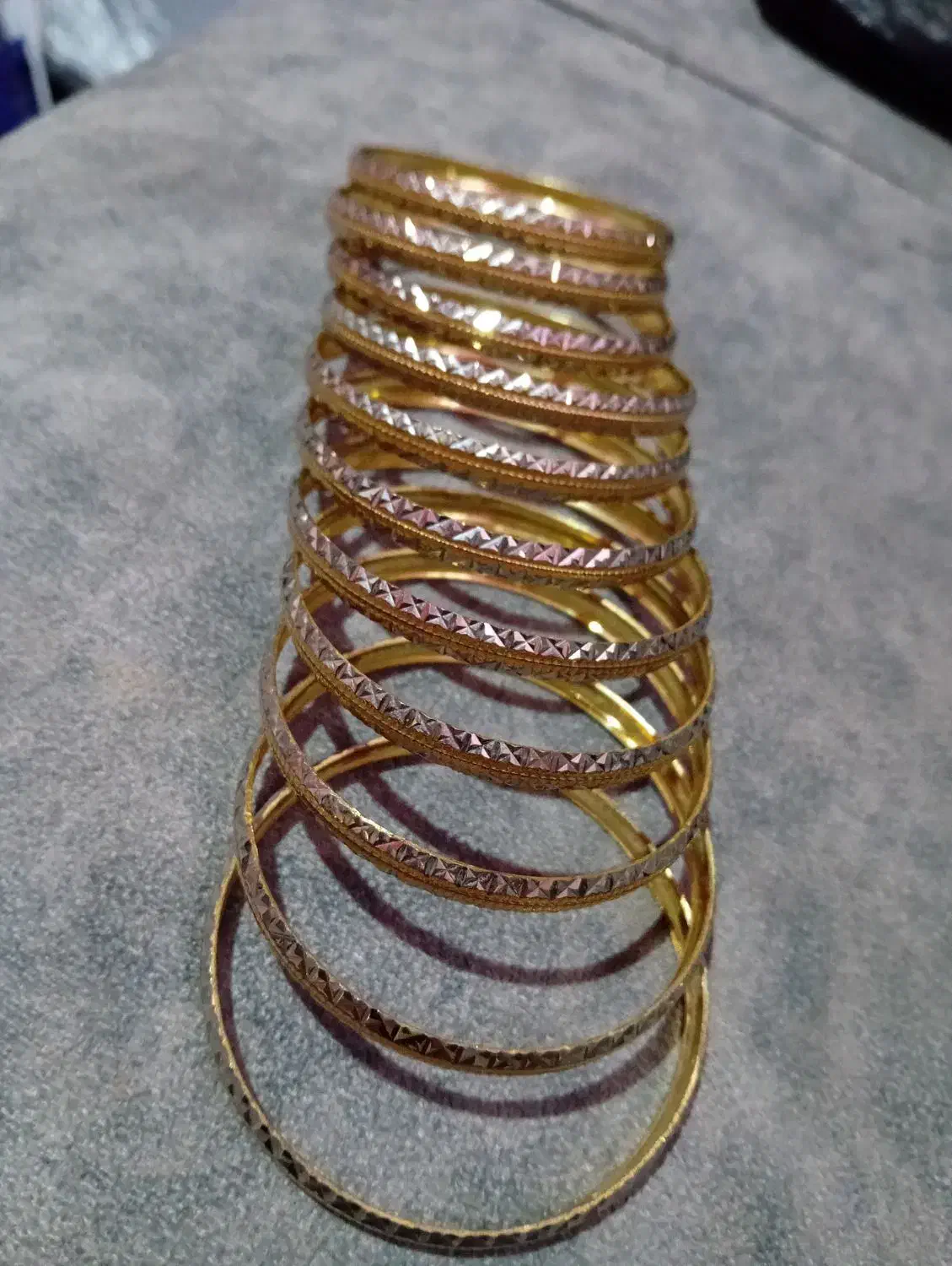 النگو|بدلیجات|قم, هفت تیر|دیوار