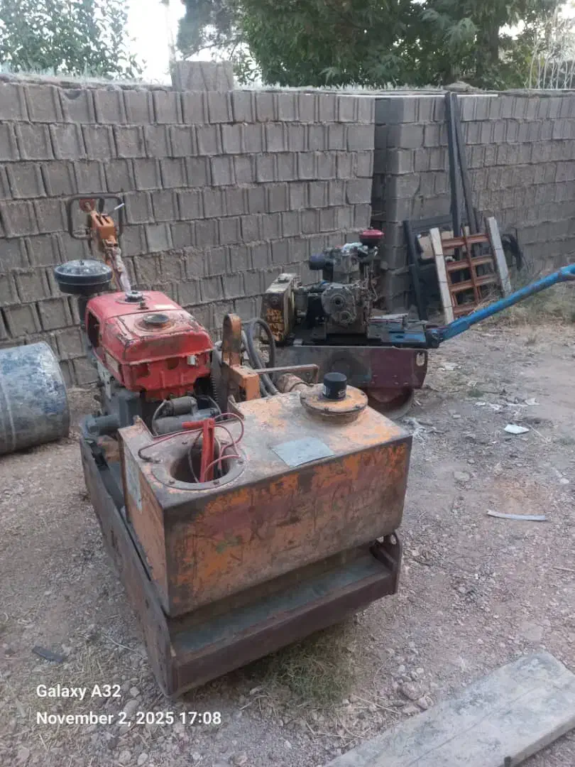 فروش غلطک موتوری غلطک دم دار ۶۰۰ و۷۵۰ کیلو کمپکتور|ماشین‌آلات صنعتی|شیراز, شهرک بزین|دیوار