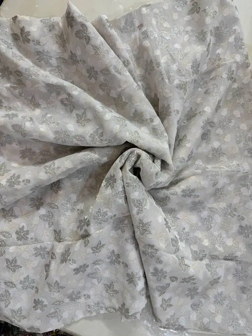 پنج قواره چادر درجه یک|لباس|کرج, ساسانی (قلمستان)|دیوار