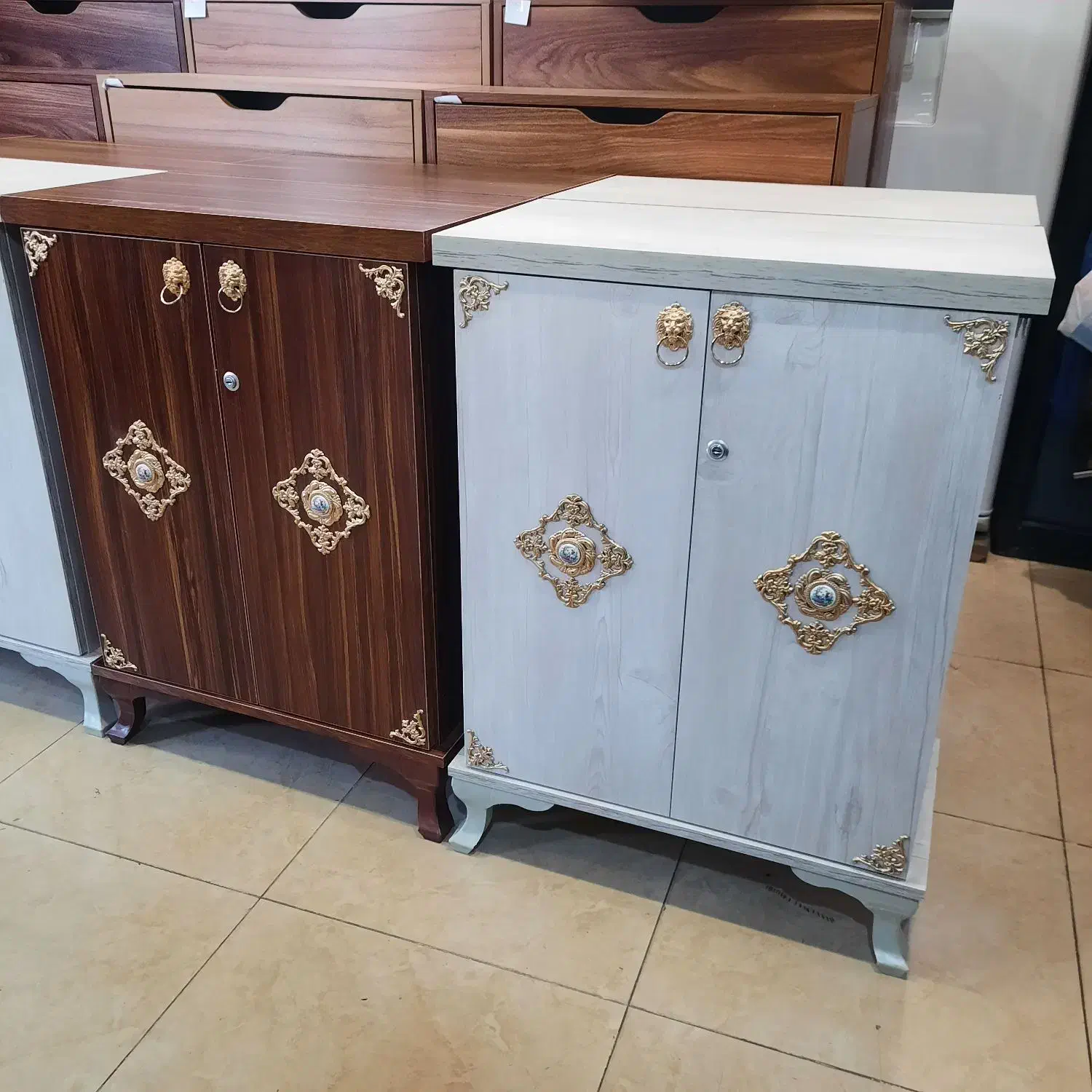 جاکفشی|جاکفشی، کمد، دراور|رشت, آزادگان|دیوار