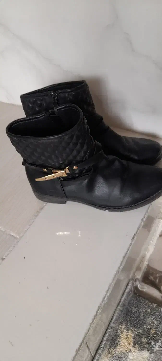 پوتین مشکی سایز۴۰|کیف، کفش، کمربند|سرپل ذهاب, |دیوار