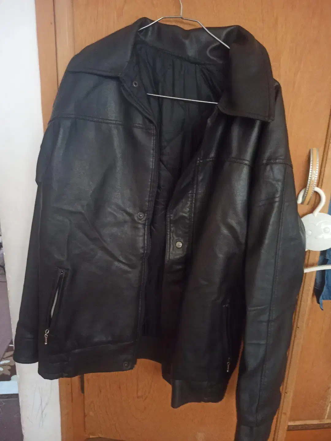 کاپشن چرم اصلی|لباس|مشهد, رسالت|دیوار