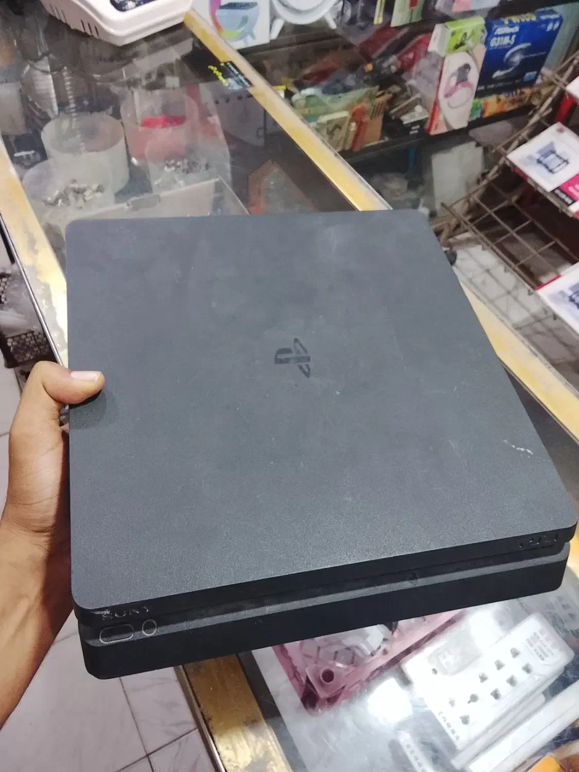 ps4 slim 1 tra|کنسول، بازی ویدئویی و آنلاین|سیریک, |دیوار