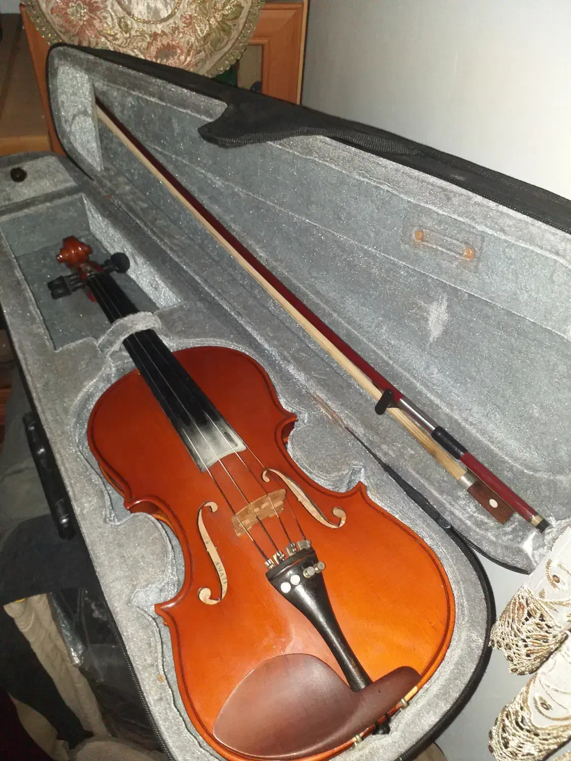 ویولن اماتی 100|ویولن|رشت, گیل|دیوار