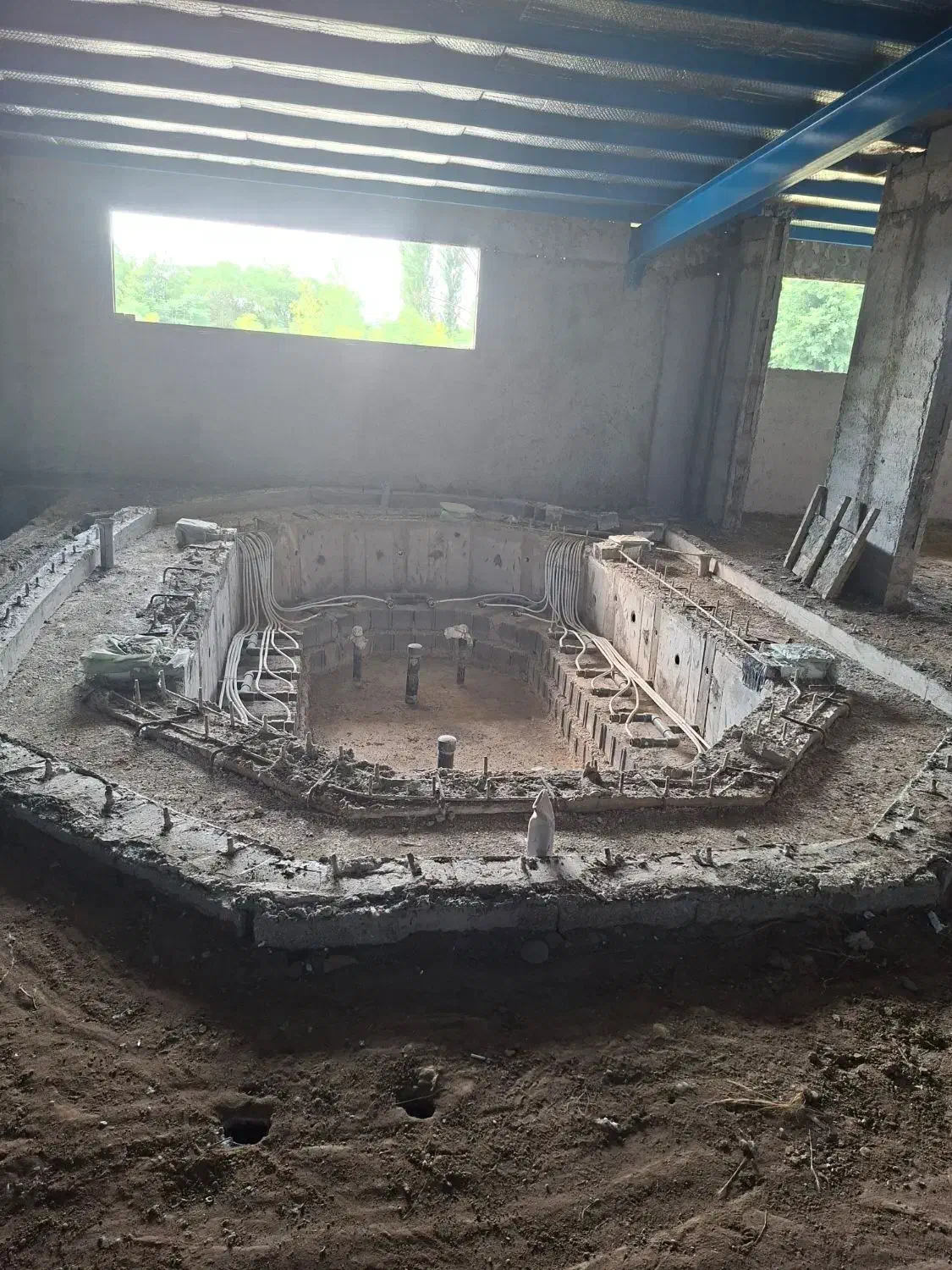 نیازمند به نیرو حرفه ای ونیمه حرفه تاسیسات آب|استخدام معماری، عمران و ساختمانی|لنگرود, |دیوار