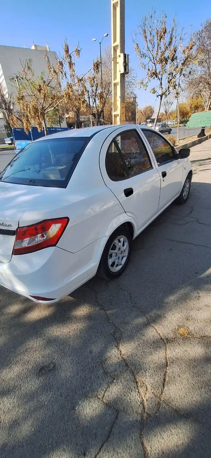 ساینا ۴۰۰ بیرنگ|خودرو سواری و وانت|همدان, |دیوار