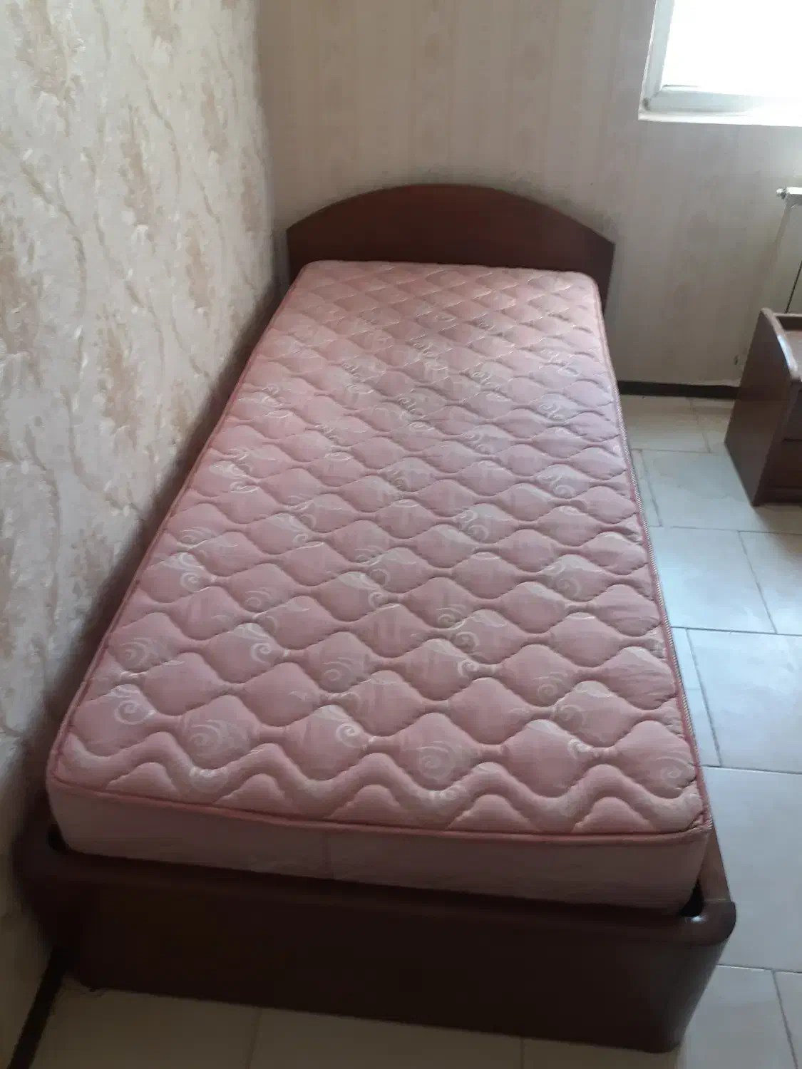 تخت خواب و تشک و کتابخانه  و دراور|تخت و سرویس خواب|تهران, هروی|دیوار