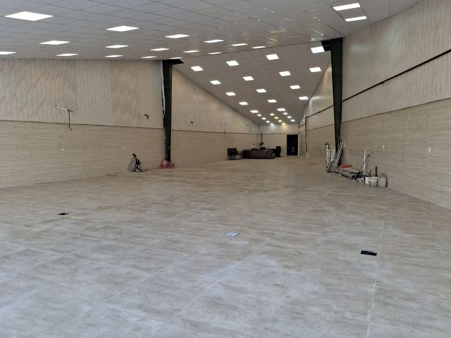 اجاره نمایشگاه فروشگاه صفر نوساز|اجارهٔ مغازه و غرفه|رشت, حومه رشت|دیوار