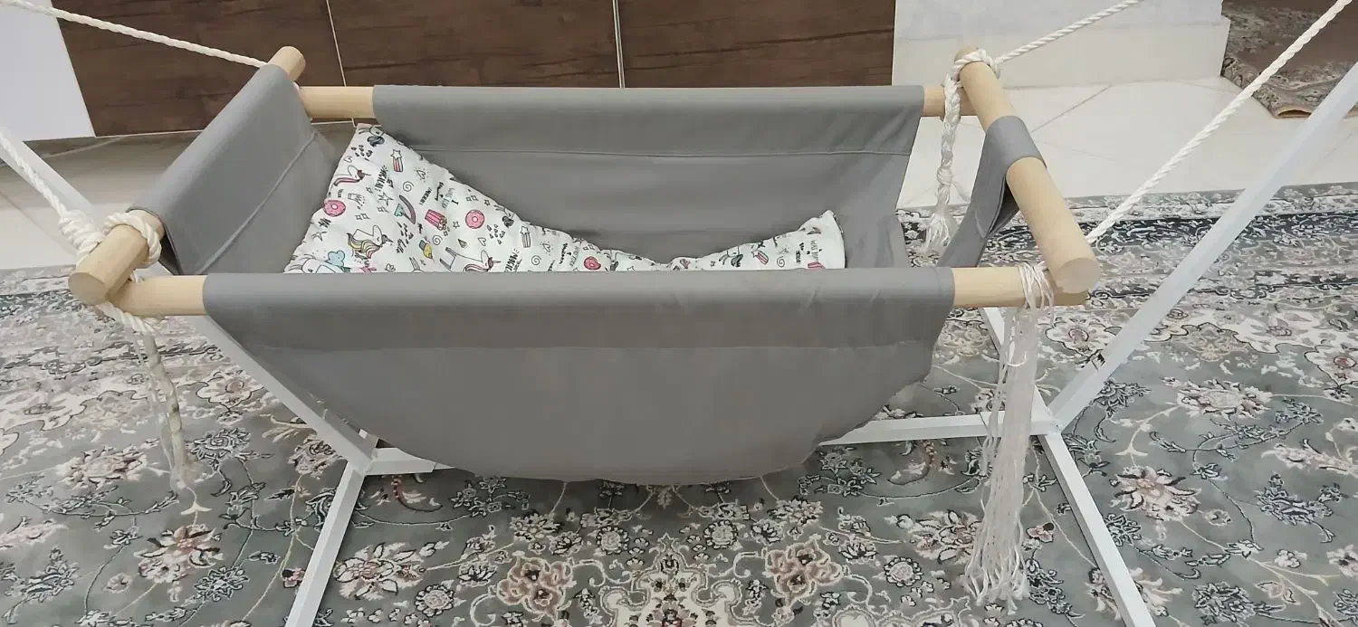 گهواره کودک|تخت و صندلی بچه|میانه, |دیوار