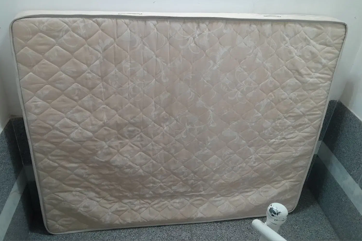 خوشخواب|تشک تختخواب|سبزوار, پاسداران|دیوار