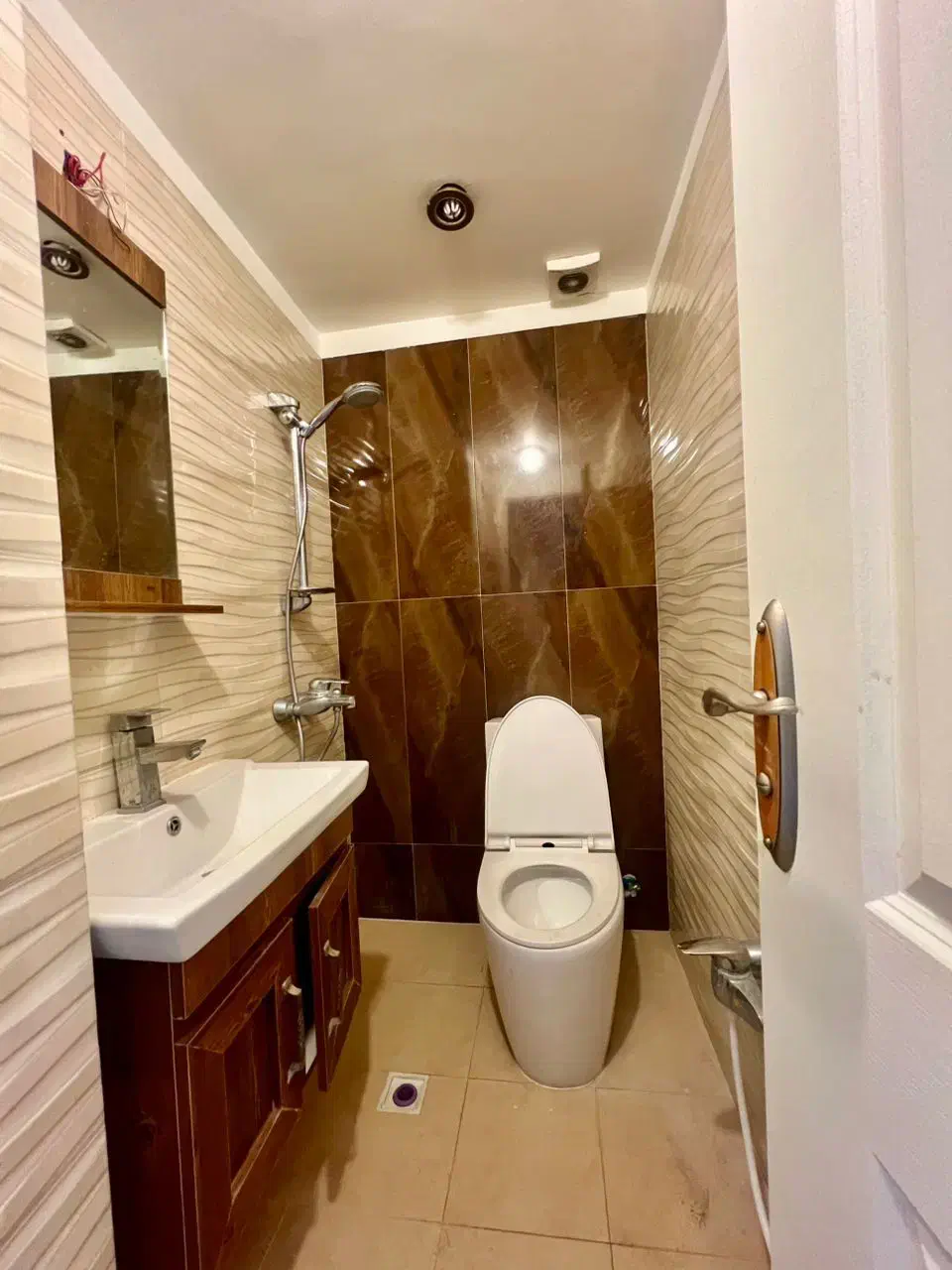 ۷۴ متر آپارتمان / ۲ خواب / سه جهت نور / میرداماد