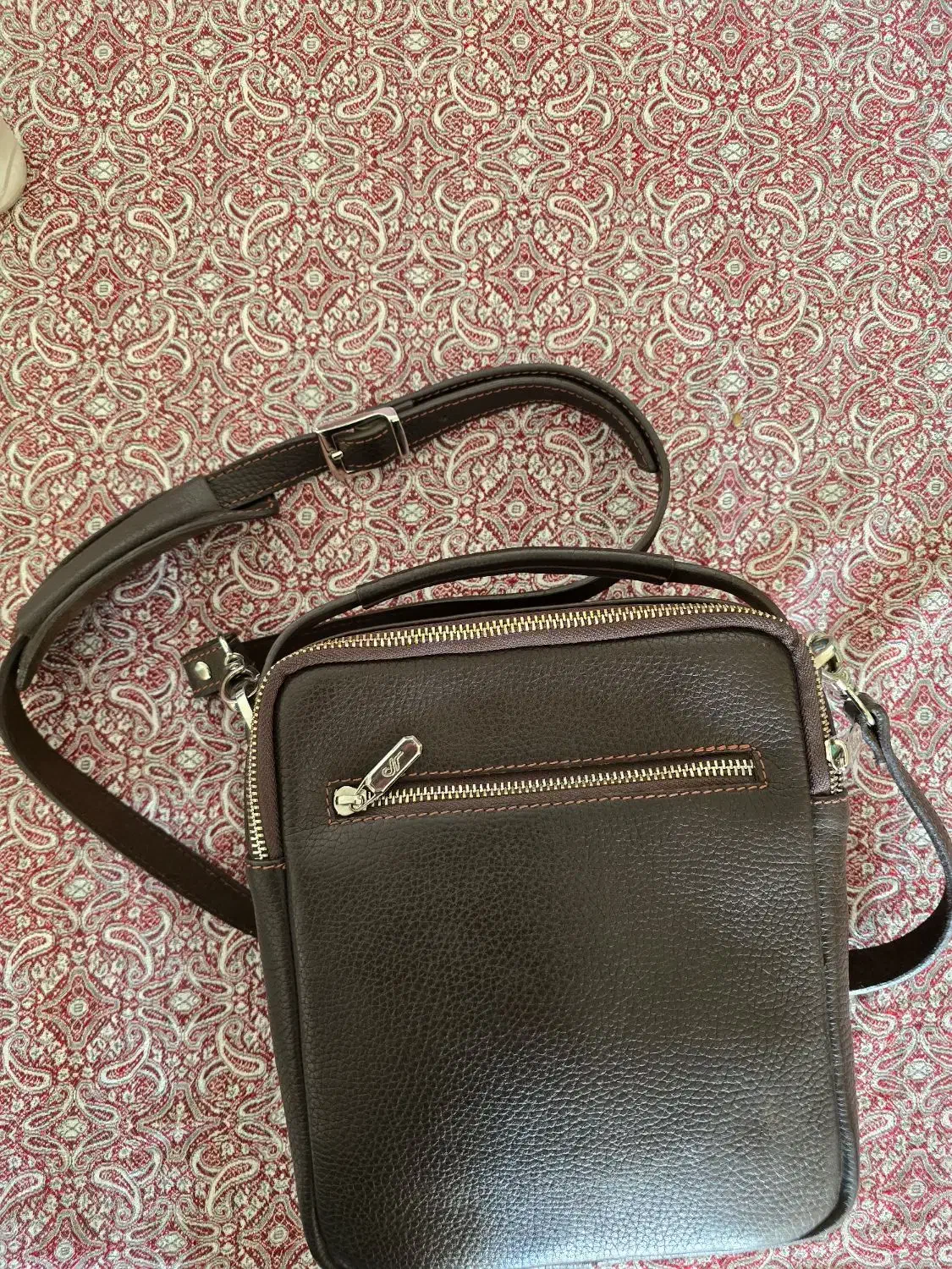 کیف چرم|کیف، کفش، کمربند|صدرا-فارس, فاز ۱|دیوار