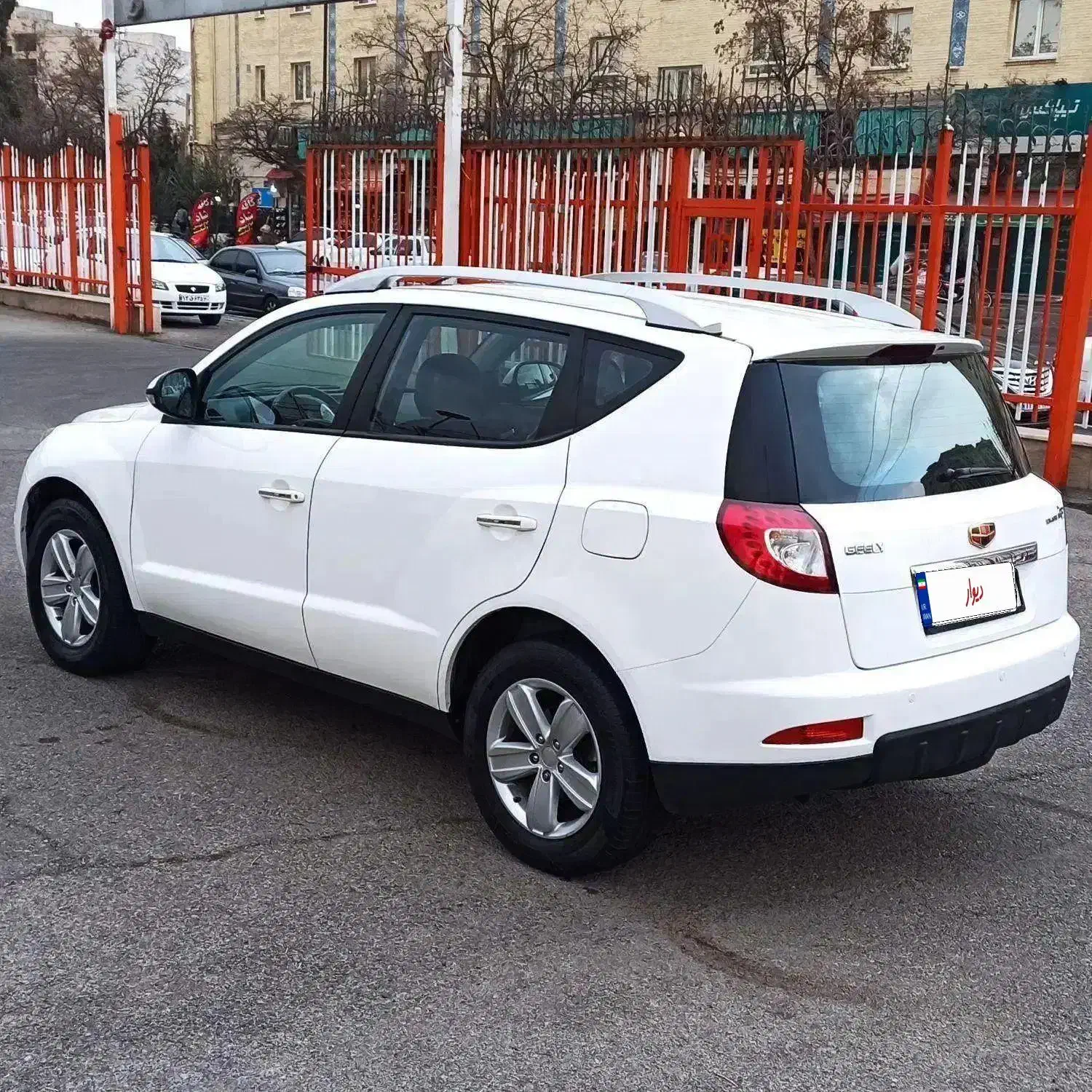 جیلیEmgrand X7 - مدل۲۰۱۴ - سالم و تمیز - بدون رنگ|خودرو سواری و وانت|تهران, خانی آباد نو شمالی|دیوار