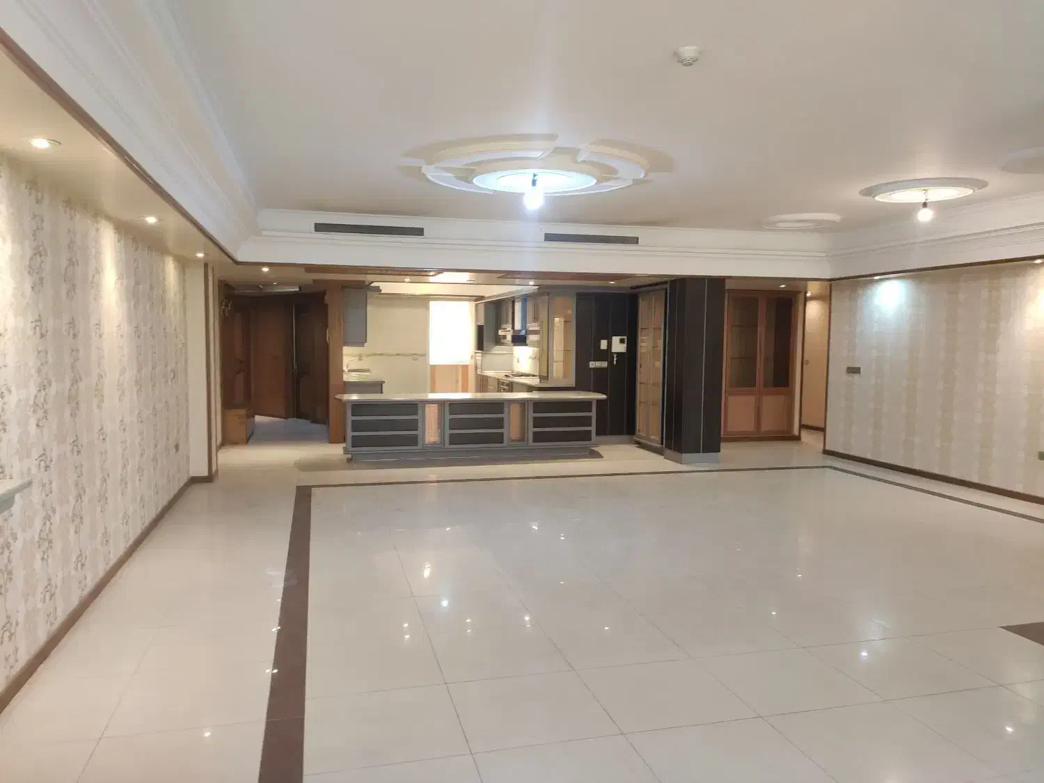 ۱۳۵ متر زیرقیمت منطقه|فروش آپارتمان|اصفهان, مهرآباد|دیوار