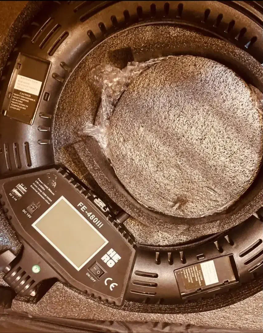 رینگ لایت هیرو100وات FE480IIIبه همراه پایه807اکبند|دوربین عکاسی و فیلم‌برداری|تهران, شهرک ولیعصر جنوبی|دیوار