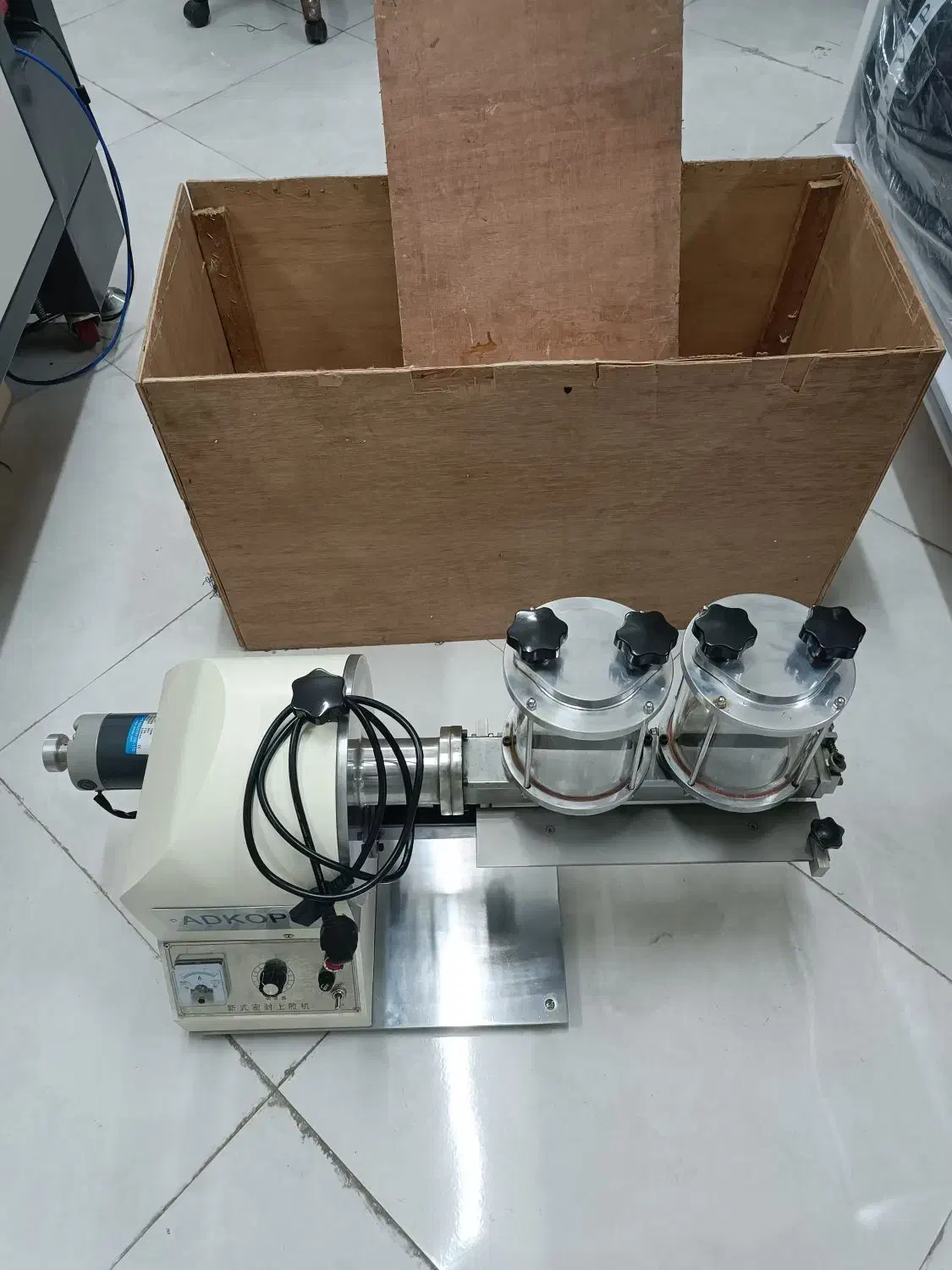 دستگاه چسب زن دو مخزن آدکوپ adkopp|ماشینآلات صنعتی|اندیشه, شهرک صدف|دیوار