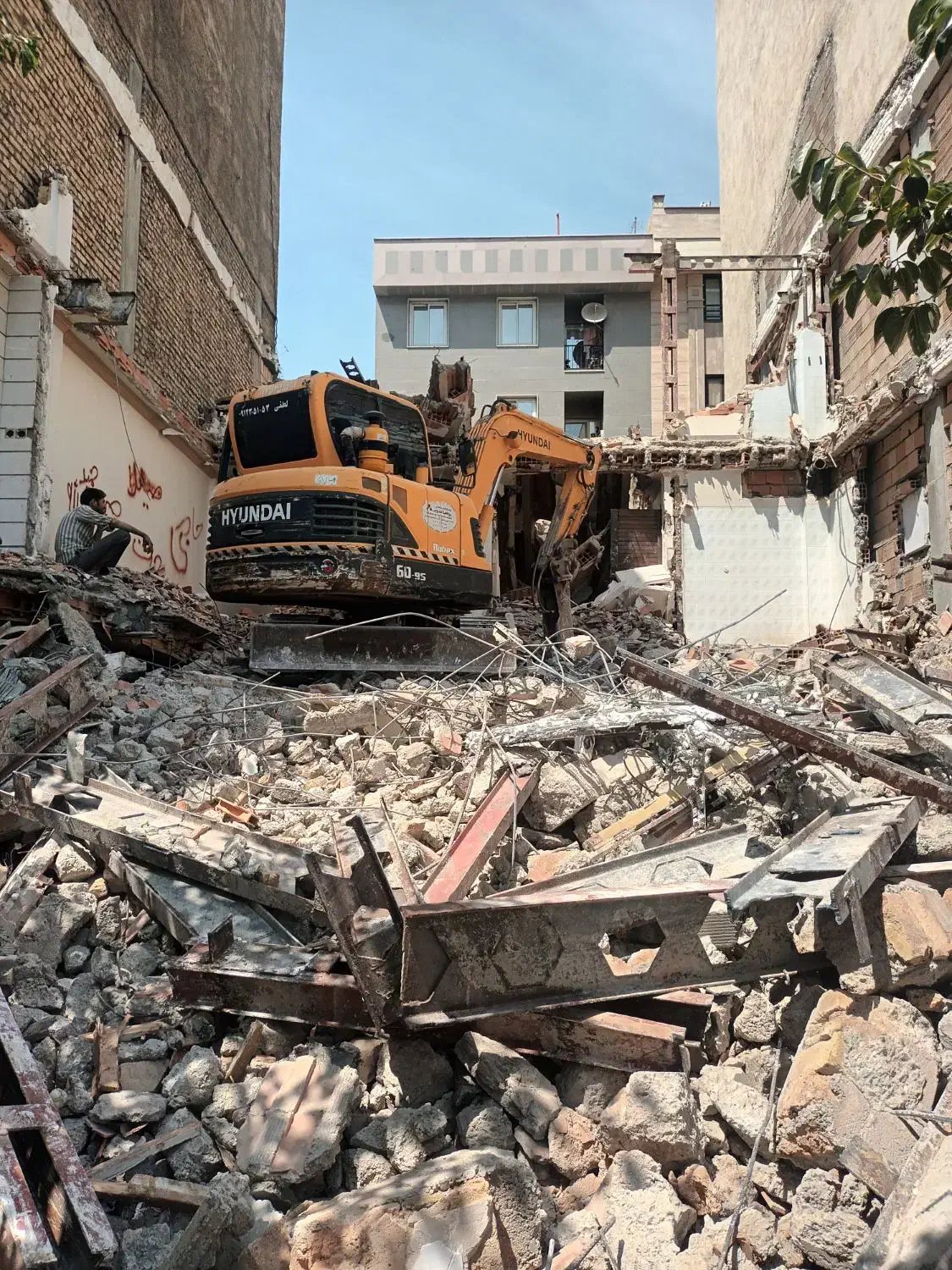 اجاره مینی بیل و بیل بزرگ ب همراه پیکور|خدمات حمل و نقل|تهران, آرژانتین|دیوار