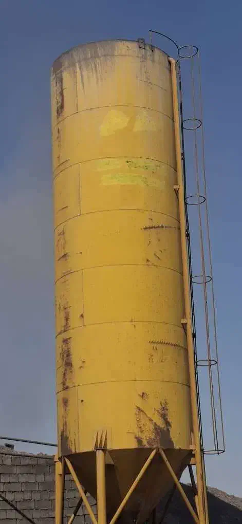 بچینگ یک متری راه ماشین و سیلو سیمان|ماشین‌آلات صنعتی|بافق, |دیوار