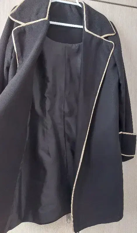 پالتو|لباس|اردبیل, |دیوار