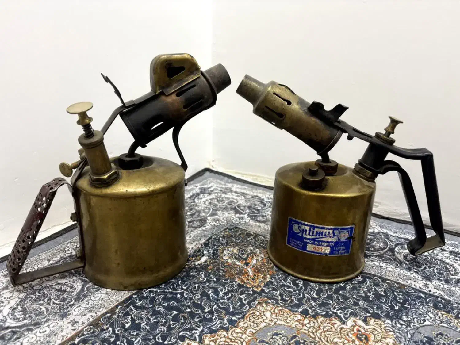 پریموس|کلکسیون اشیاء عتیقه|همدان, |دیوار