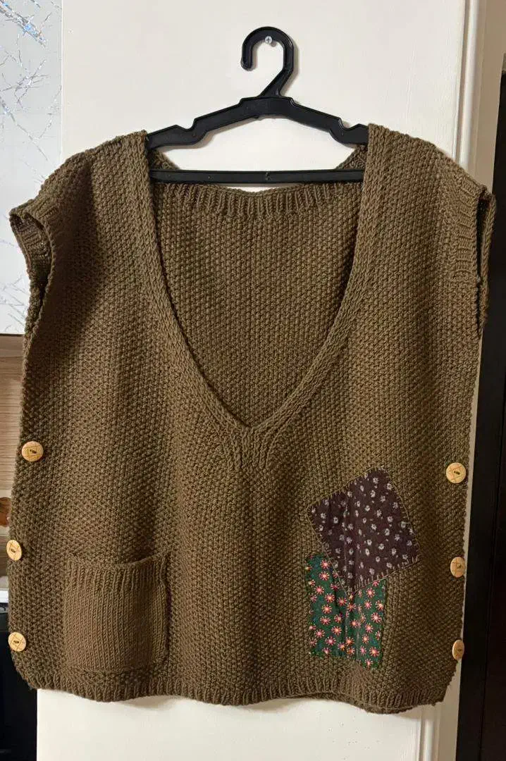 جلیقه|لباس|رشت, گلباغ نماز|دیوار