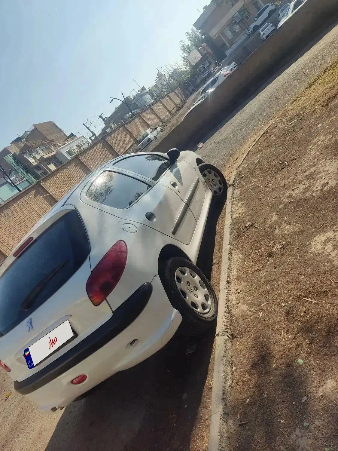 206 تیپ پنج|خودرو سواری و وانت|تهران, فلسطین (میدان انقلاب)|دیوار