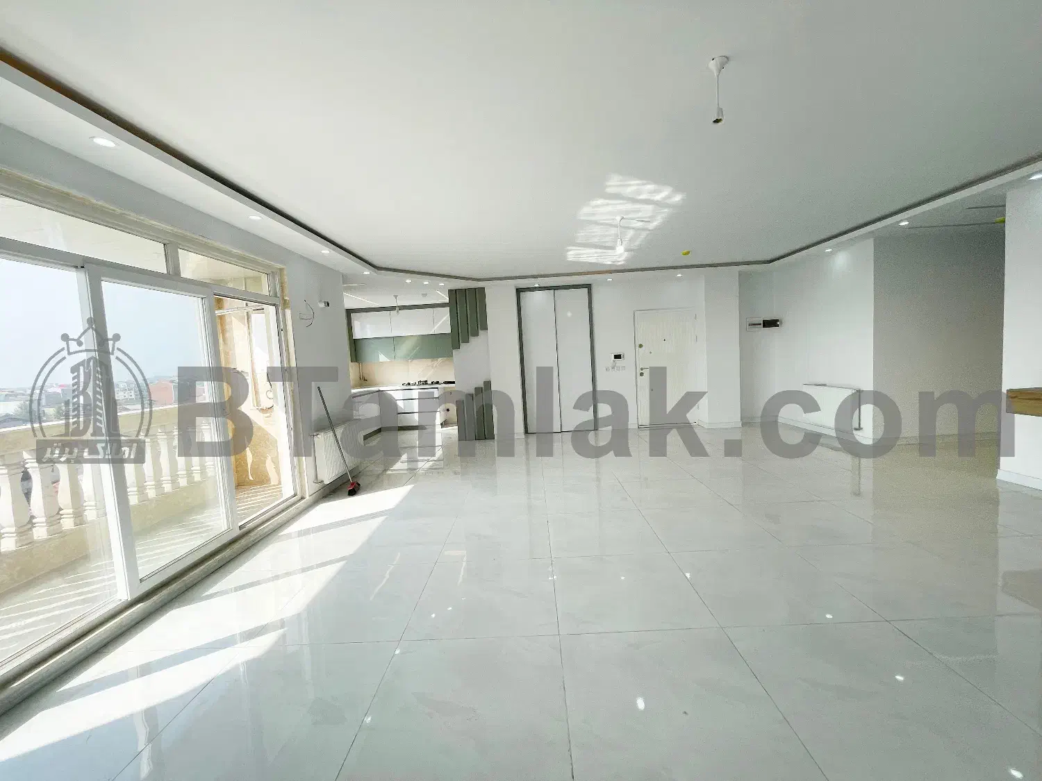 اجاره آپارتمان سه خواب نوساز دید دریا در پاسداران|اجارهٔ آپارتمان|بندر انزلی, پاسداران|دیوار