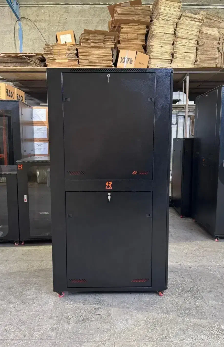 رک شبکه ایستاده 32 یونیت|مودم و تجهیزات شبکه|تهران, لاله زار|دیوار