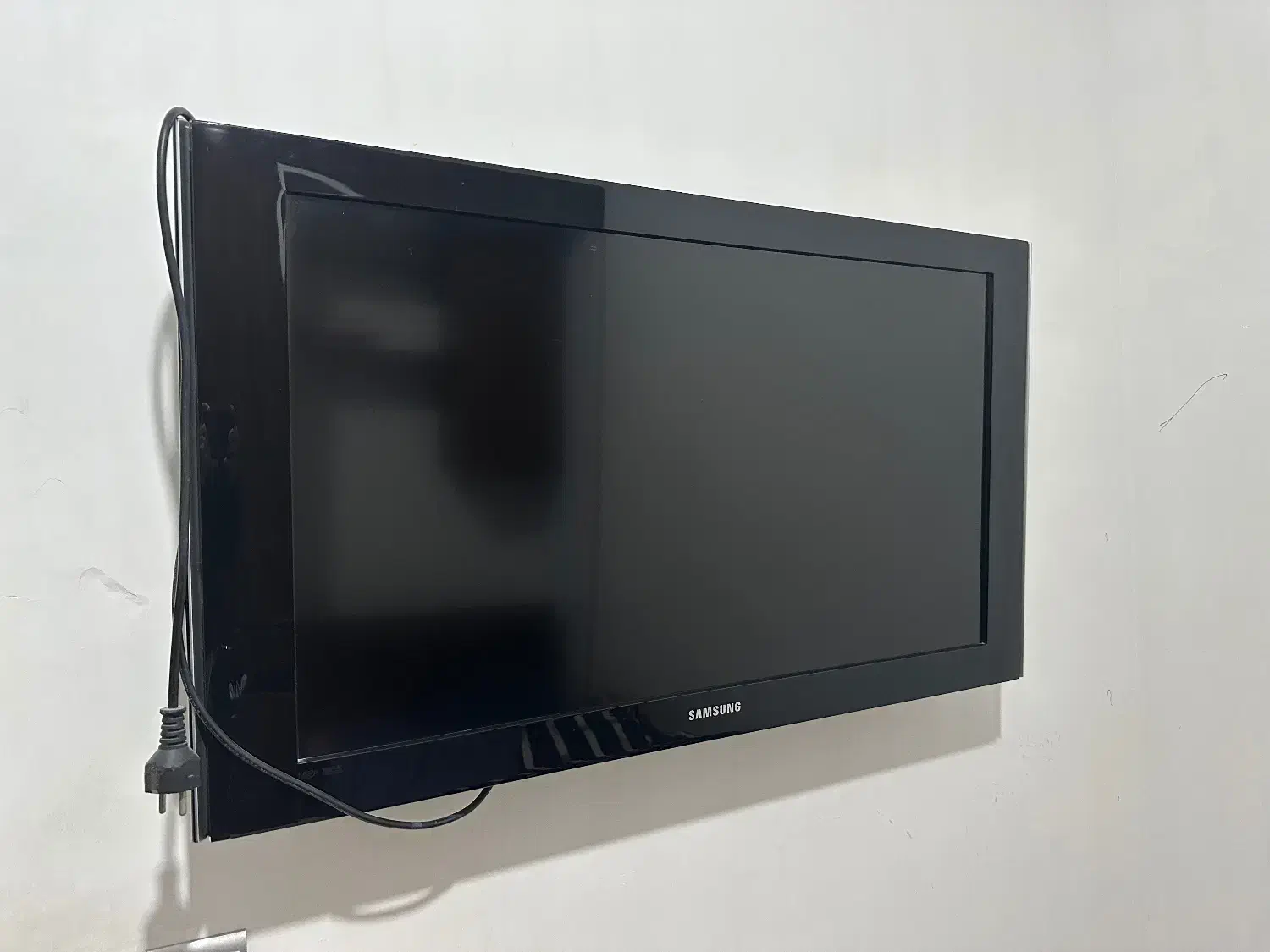 تلویزیون lcd سامسونگ ۴۰ اینج|تلویزیون و پروژکتور|گرگان, |دیوار