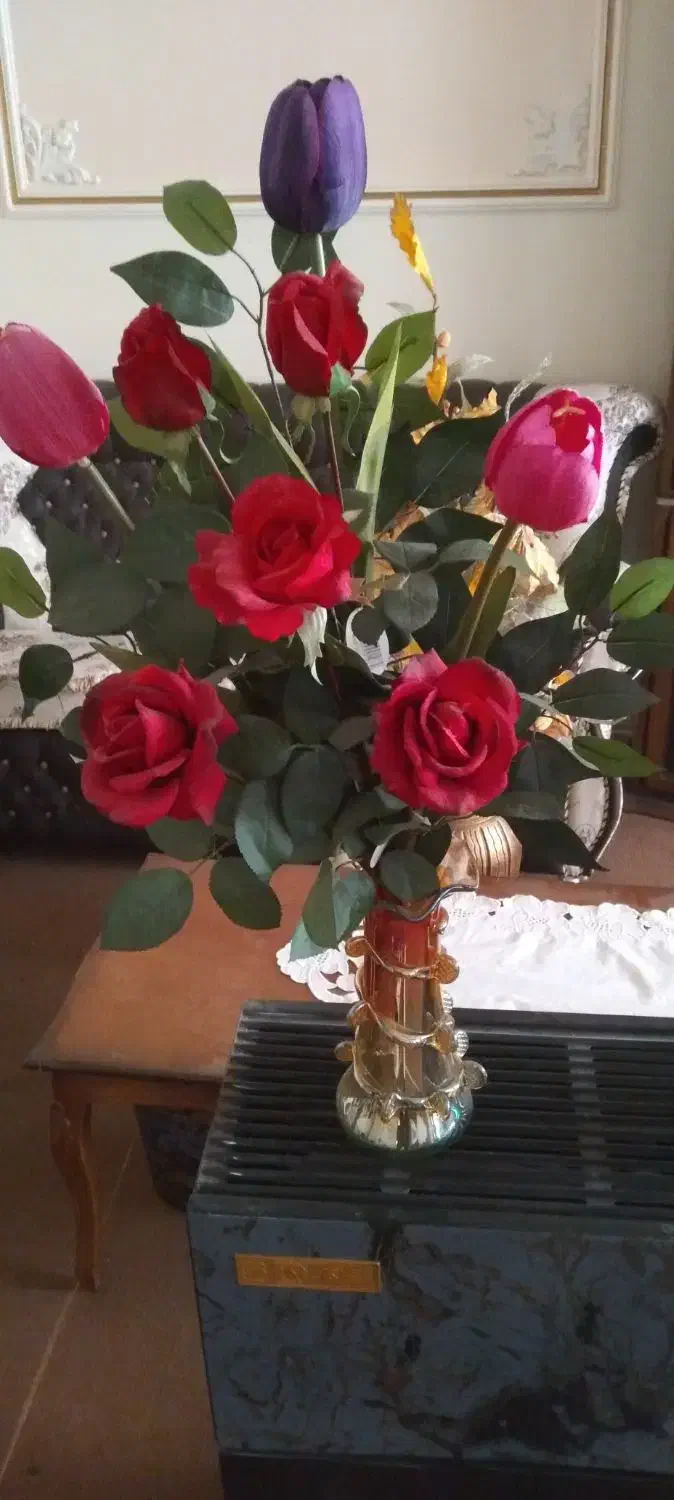 مقداری گل تزیینی و رومیزی ایستاده|گل مصنوعی|ارومیه, |دیوار