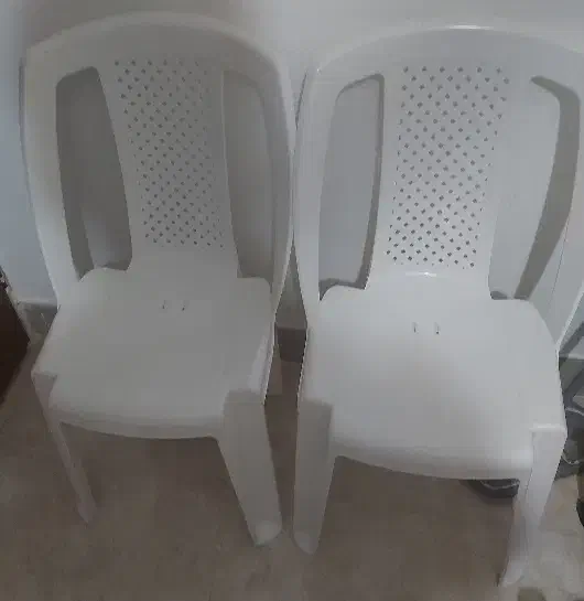 دوتا صندلی پلاستیکی در حد نو|مبلمان خانگی و میز عسلی|مبارکه, |دیوار