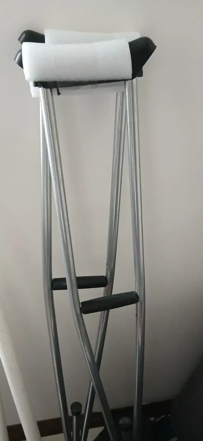 عصای زیر بقل آکبند یک جفت|آرایشی، بهداشتی، درمانی|محمدشهر, شهرک پیام (مهرالبرز)|دیوار