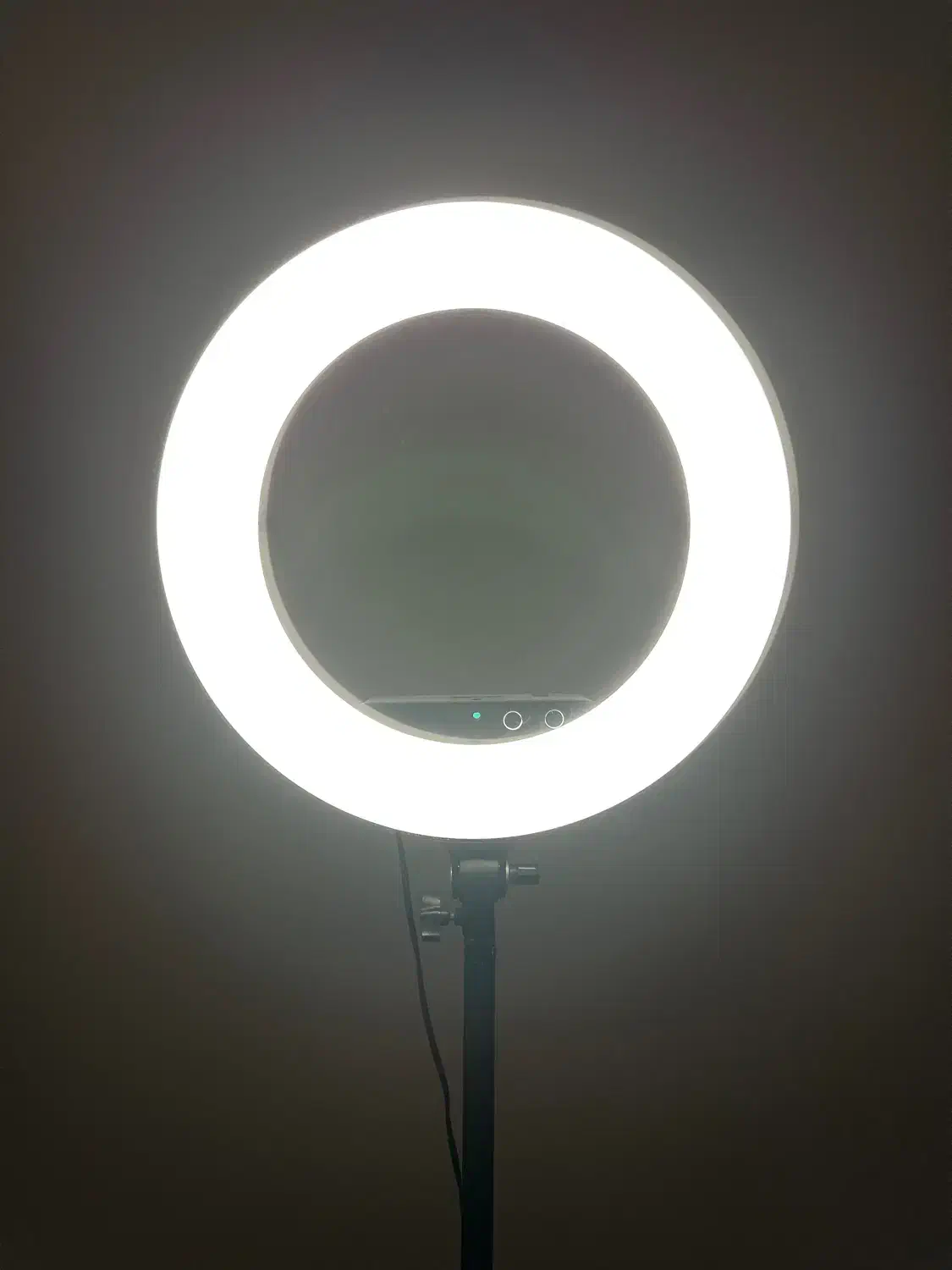 رینگ لایت|دوربین عکاسی و فیلم‌برداری|ری, فیروزآبادی|دیوار