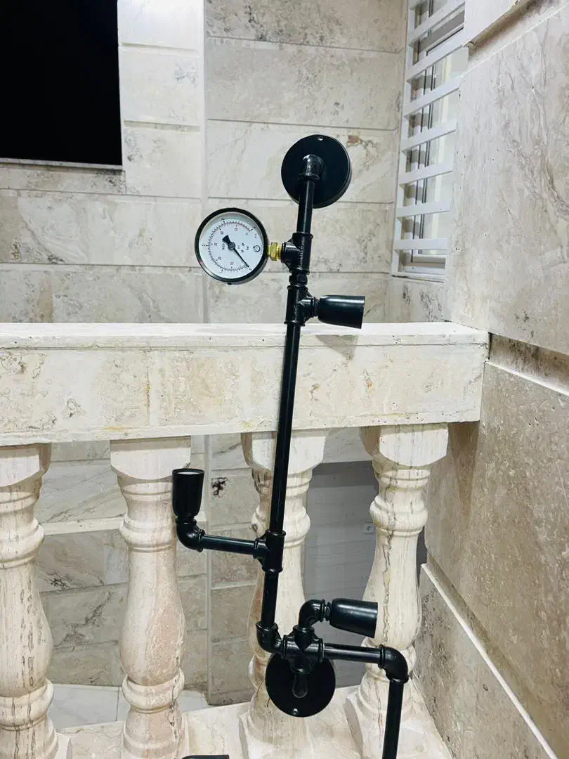 چراغ تزئنی خاص|ریسه و چراغ تزئینی|دوگنبدان, |دیوار