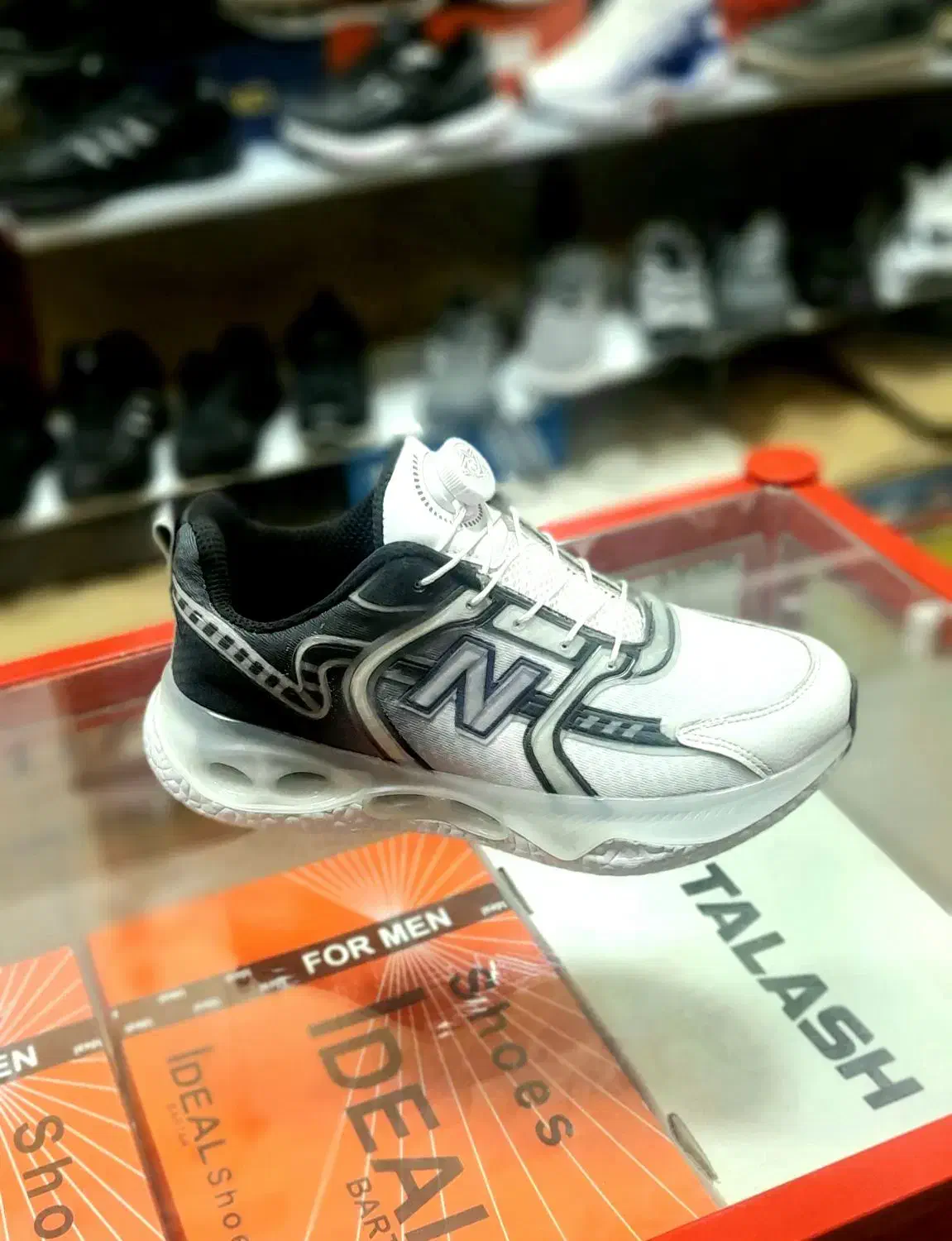 حراج واقعی انواع کفش زیر فاکتور|حراج|سنندج, |دیوار