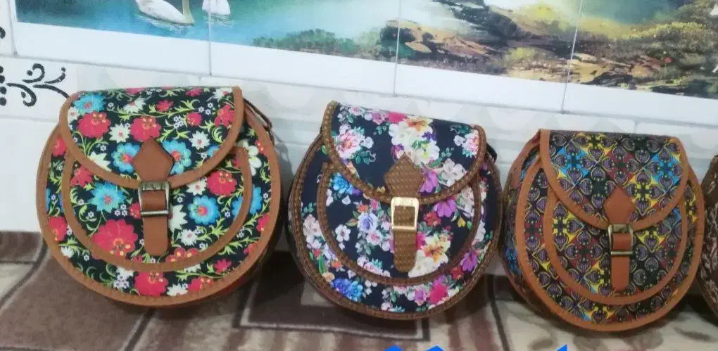 کیف|کیف، کفش، کمربند|دهگلان, |دیوار