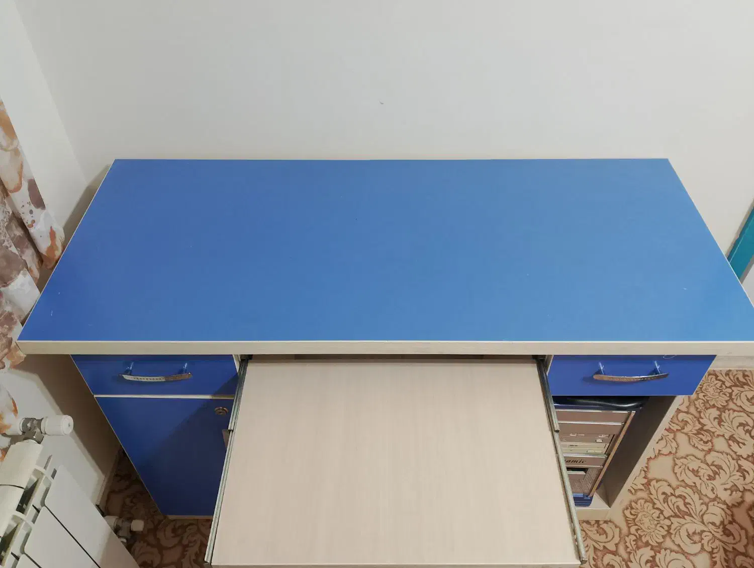 میز تحریر|میز تحریر و کامپیوتر|هشتگرد, شهرک ولیعصر (مصلی)|دیوار