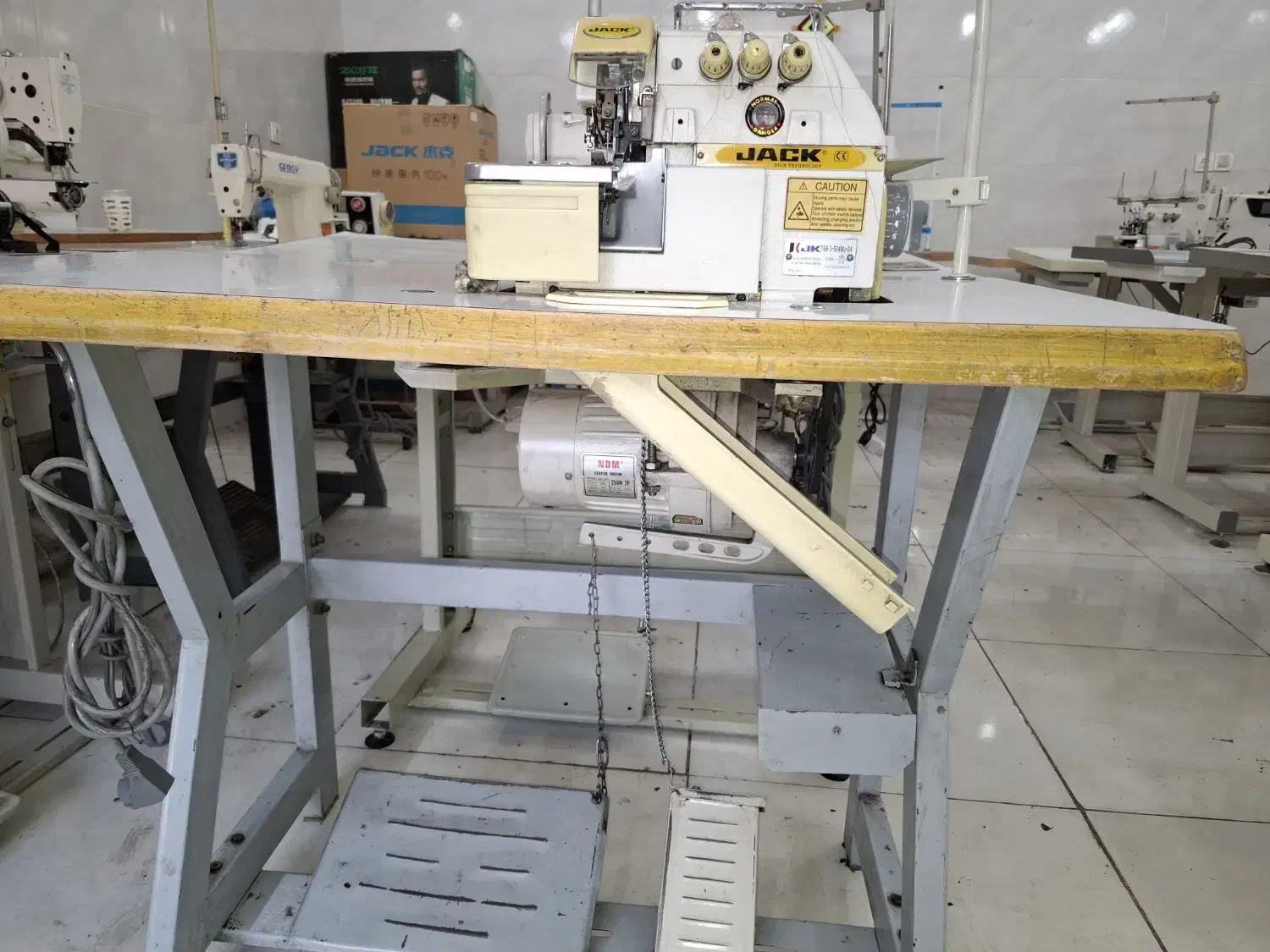 چرخ خیاطی زیگزال سه نخ مارک جک|چرخ خیاطی و ریسندگی|تهران, اباذر|دیوار