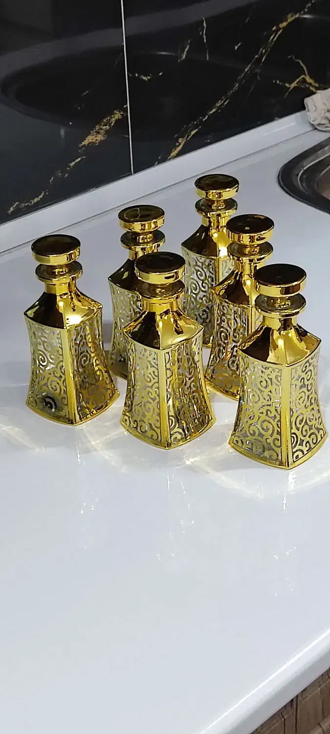 شیشه طلایی برای عطر فرپشی|آرایشی، بهداشتی، درمانی|مهاباد (آذربایجان غربی), |دیوار