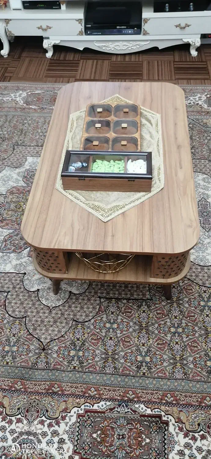 مبل 8 نفره به همراه می وسط و عسلی درحد نو|مبلمان خانگی و میز عسلی|آبادان, |دیوار